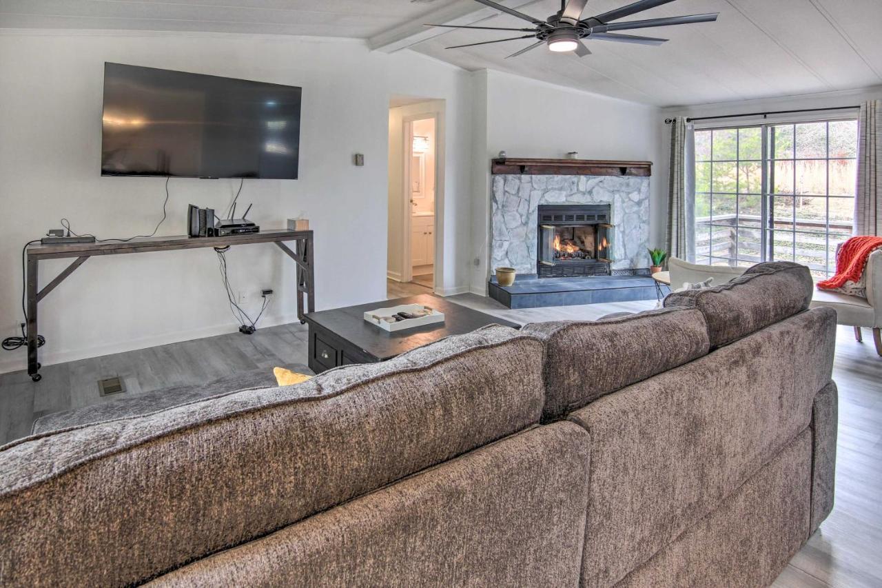 Cozy Asheville Cottage With Grill And Fire Pit! エクステリア 写真